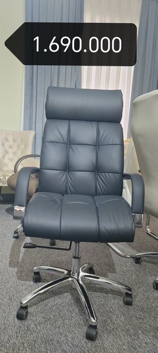 Офисные кресля в ассортименте