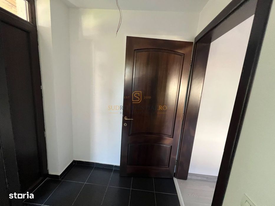 Vila individuala cu 7 camere, 5 dormitoare, teren 363 mp-Com. Berceni