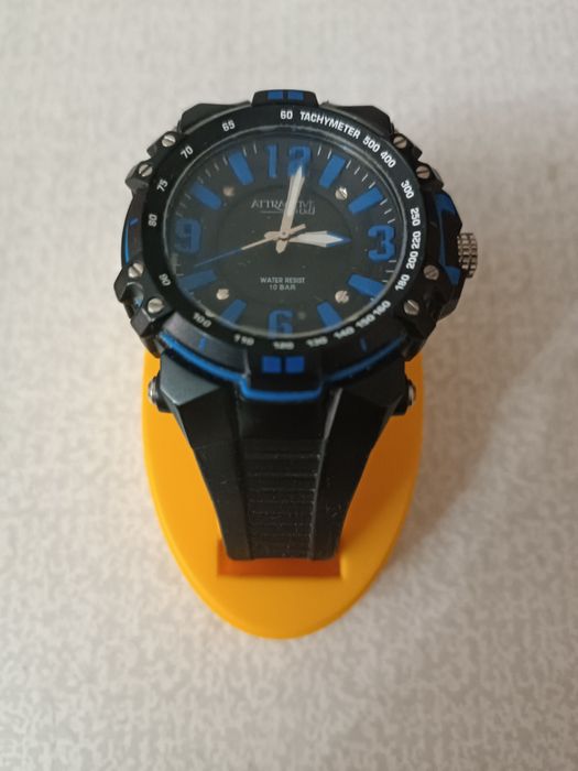 Часы наручные, новые.