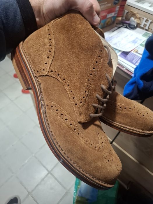 Чисто нови велурени обувки - естествена кожа