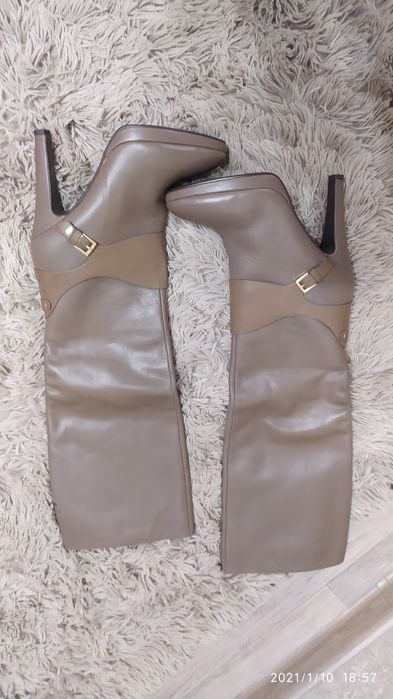 Срочно продам сапоги