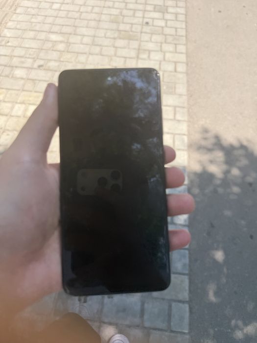Телефон А52 в хорошем состоянии