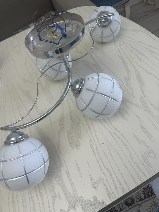 Продам люстры по 5000