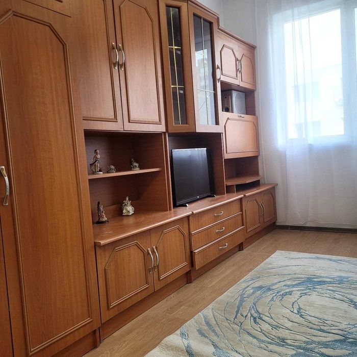 Vând cameră de camin zona Tractorul