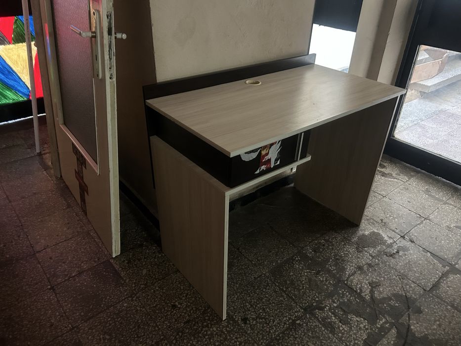 Детско столче и бюро за учене