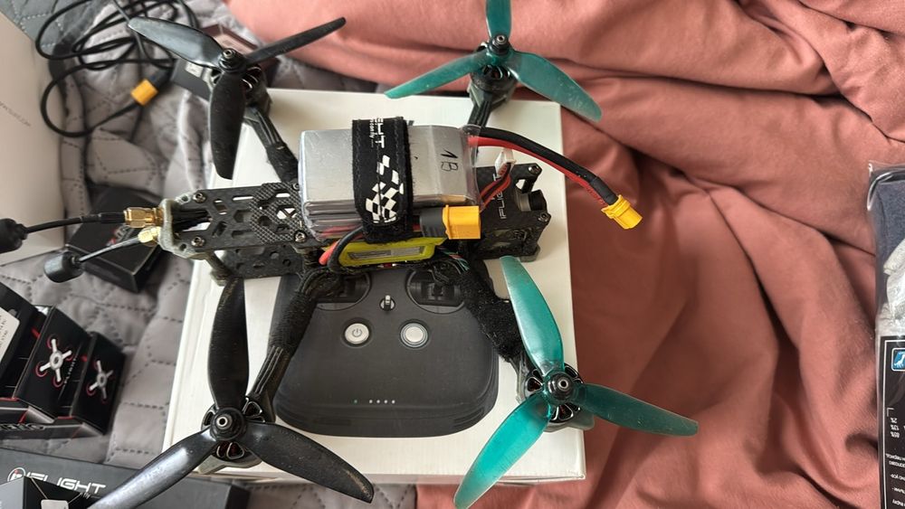 DJI комплект състезателен дрон, очила  и  батерии