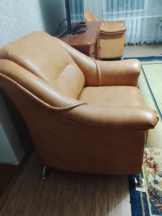 Продам диван и кресла