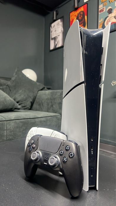 PlayStation 5 Slim Digital Edition 1TB + controller