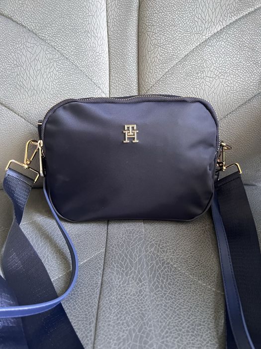 TOMMY HILFIGER чанта дамска