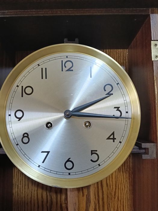 Ceas de perete cu pendul