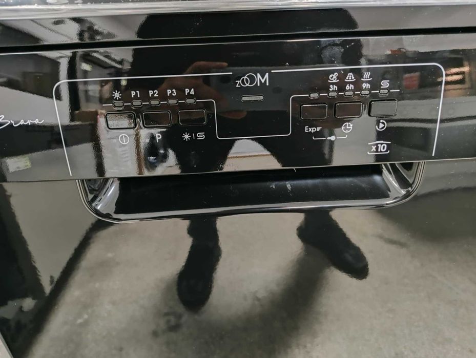 Чисто нова Черна Съдомиялна машина Candy 45 см