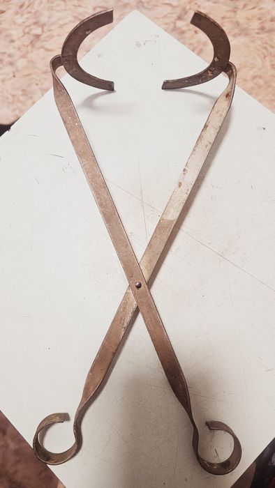 Зажим для стерилизации банок.