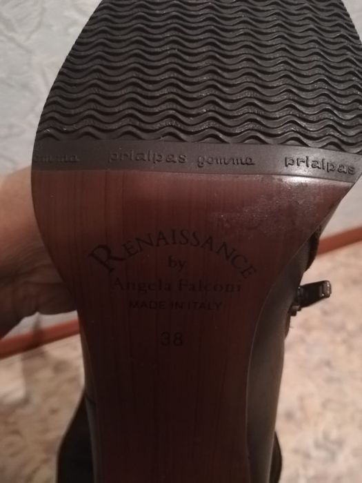 Продам зимние сапоги