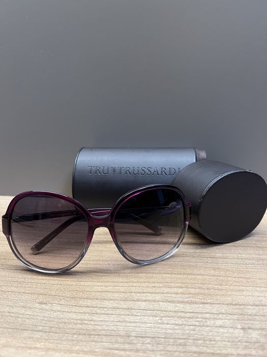 Сънчеви очила на Tru Trussardi