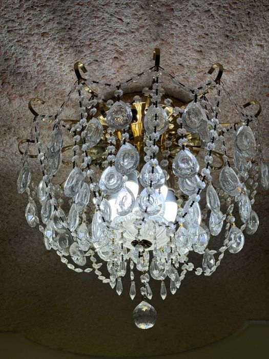 Продаются 2 комплекта люстр