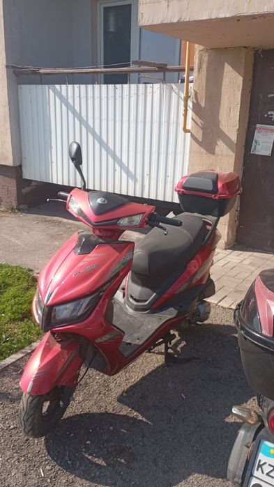 Продаю мопед м8 срочно