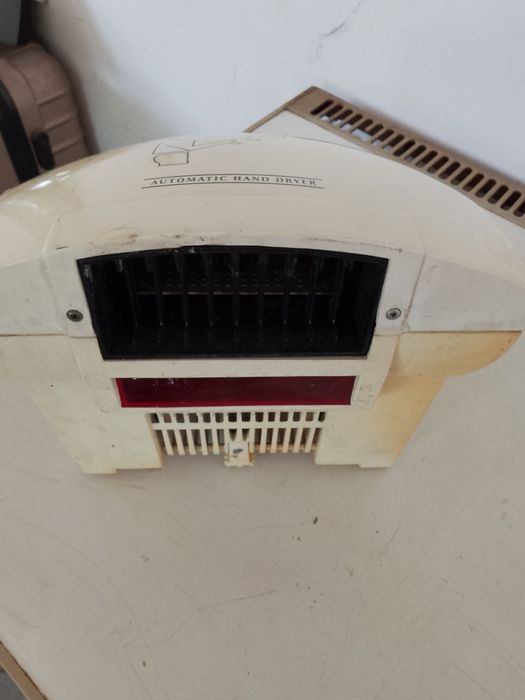 Сешоар за ръце стенен