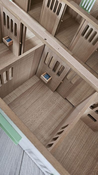 Vand ferma de lemn pentru animale