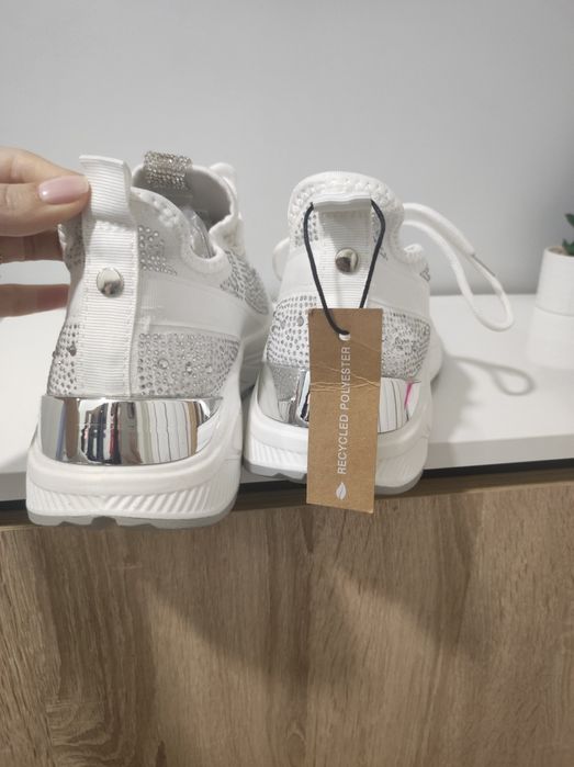 Маратонки с камъни Anna Field