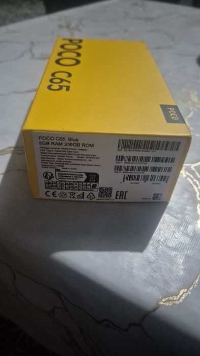 POCO C65 телефон