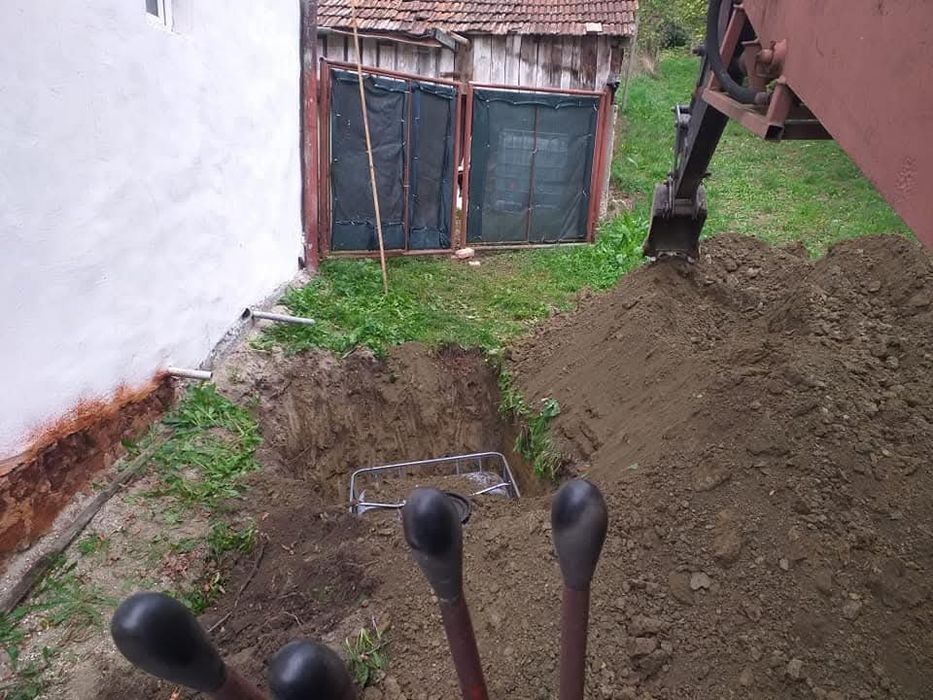 Vând excavator după tractor
