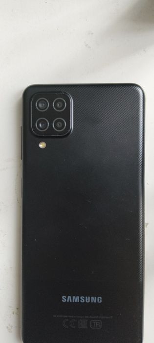 Продам Самсунг а 12