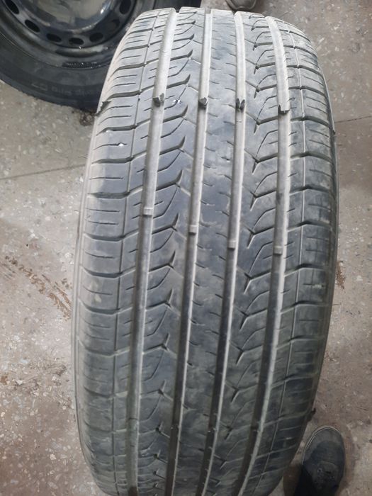 Продам резину 235/65/17