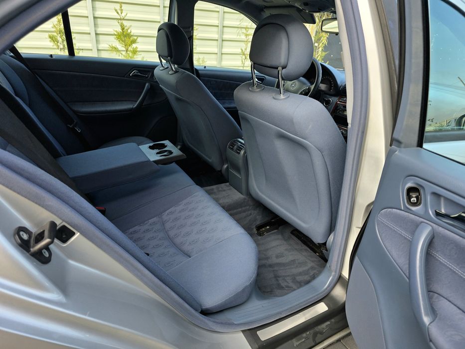 Mercedes C180 kompresor  178.000km Reali