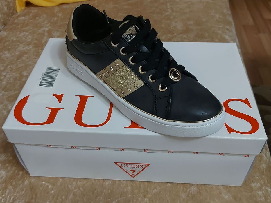 Guess Sneakers Bevlee FL7BVL ELE12 37ми номер