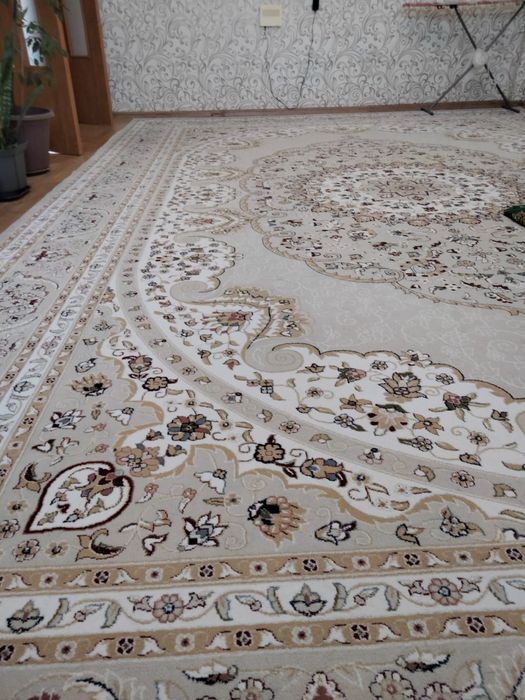 Продам отличный  ковер