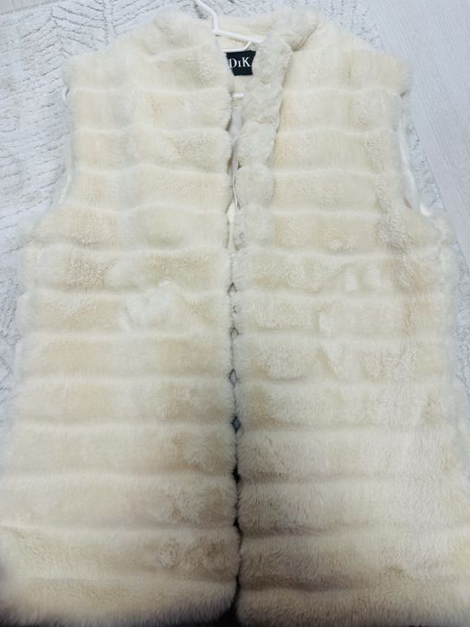 Бежов пухен елек Dika