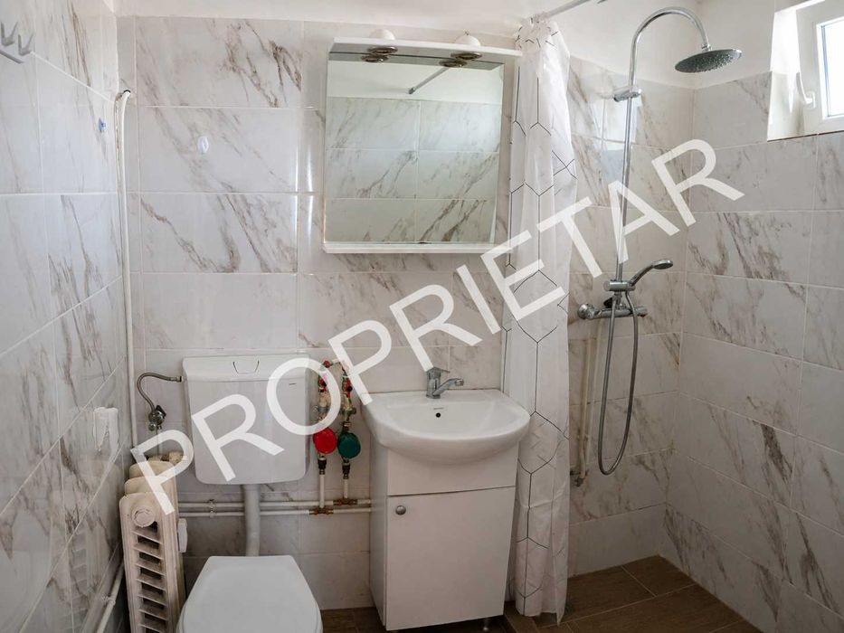 Proprietar vând apartament 2 camere ultracentral Parc 1 Decembrie, renovat, mobilat, 2 balcoane, AC