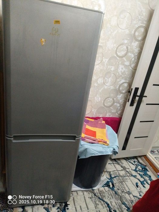 Muzlatgich indesit 2kamerali va katta muzlash qismi
