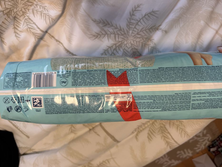 Нов пакет памперси pampers pants premium care 4