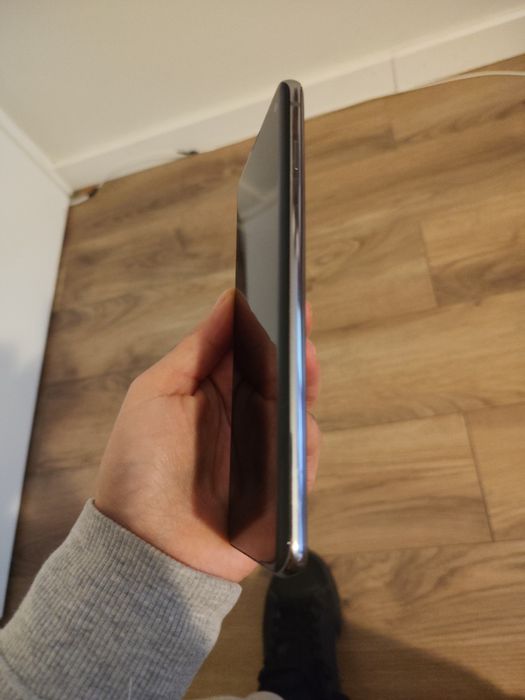 Vând galaxia S 10