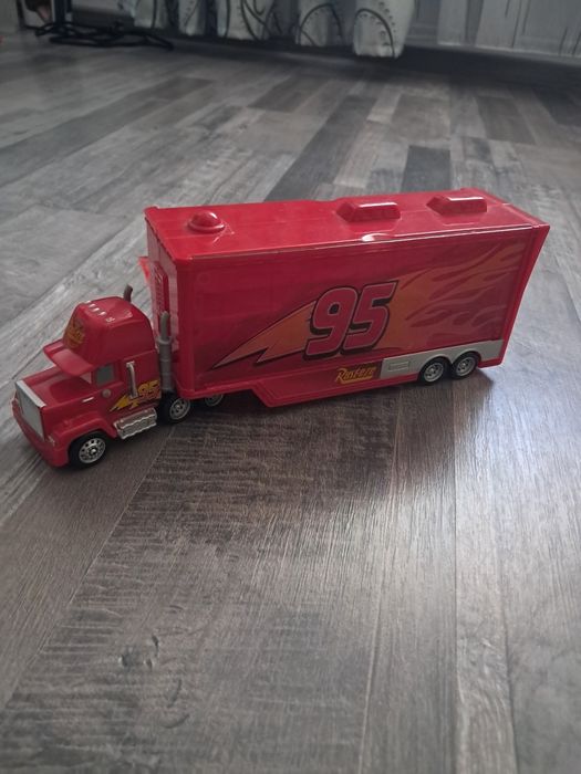 Camionul lui Fulger MC Queen