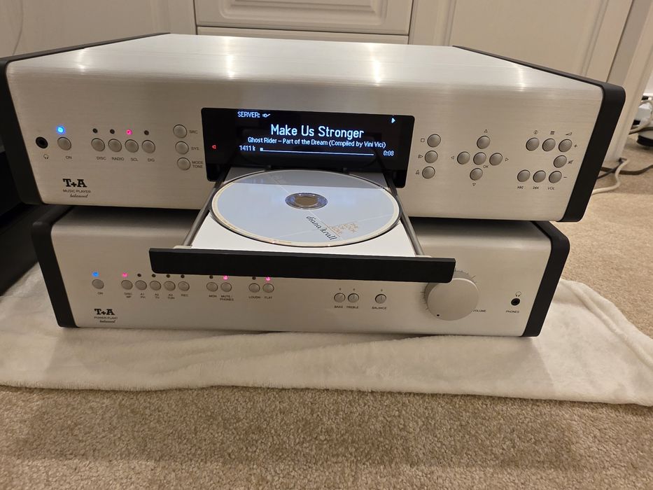 Vând un super sistem T+A Music Player Balanced și Power Plant Balanced