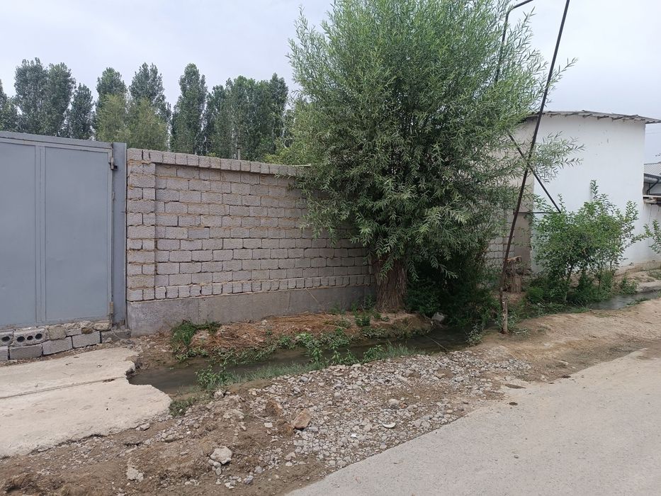 8 сотихли атрофи оралган ер сотилади