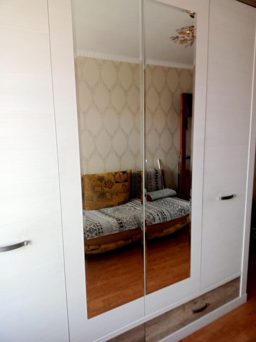 Продам  вместительный шкаф.