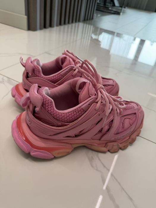 Balenciaga pink track