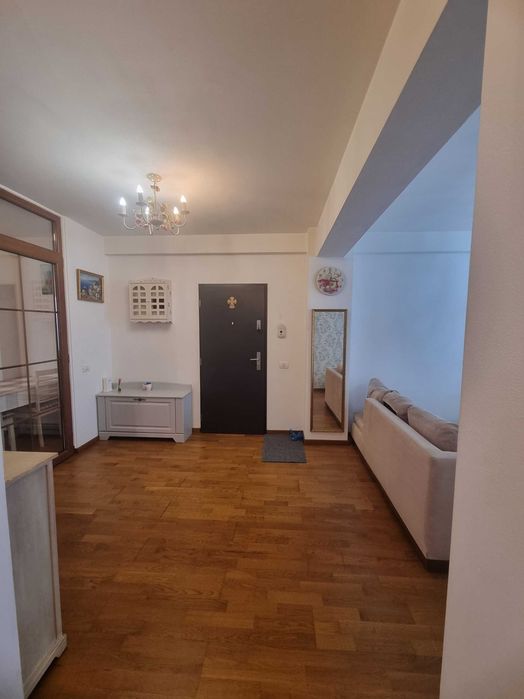 Inchiriez apartament
