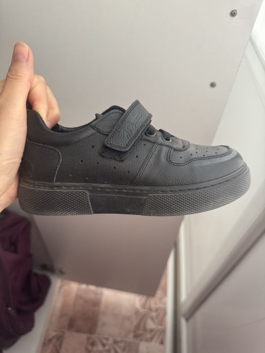 Продам туфли кроссовка