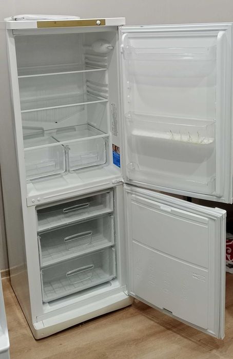 Холодильник-морозильник Indesit ES 16