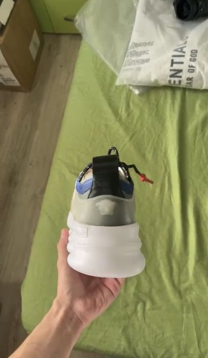 versace chain reaction