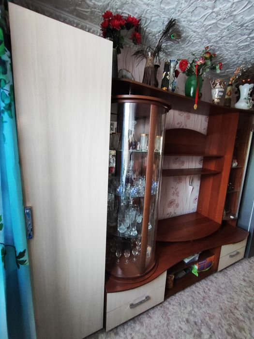 Продам стенку в Отличном состоянии