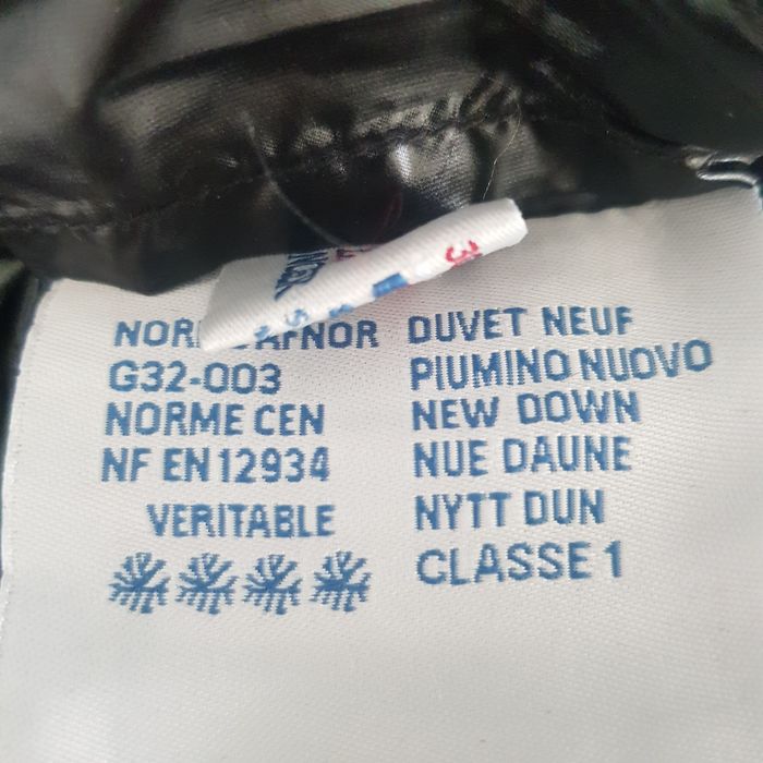 Geaca M o n c l e r,  3(4) ani, cu puf de gasca