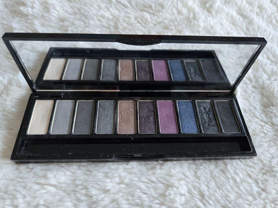 Гримове тестери Yves Saint Laurent (YSL) и Армани/ARMANI