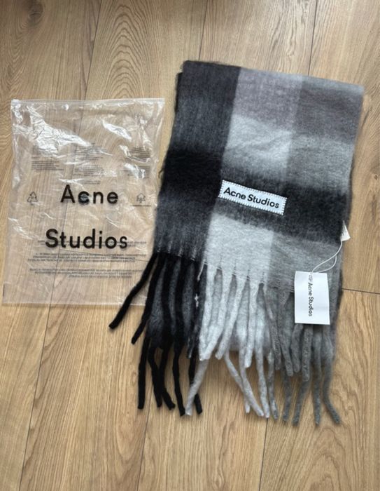 Fular Acne Studios