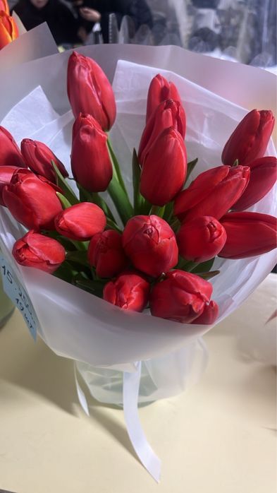 Готовые букеты на 8 марта 1шт 700тг