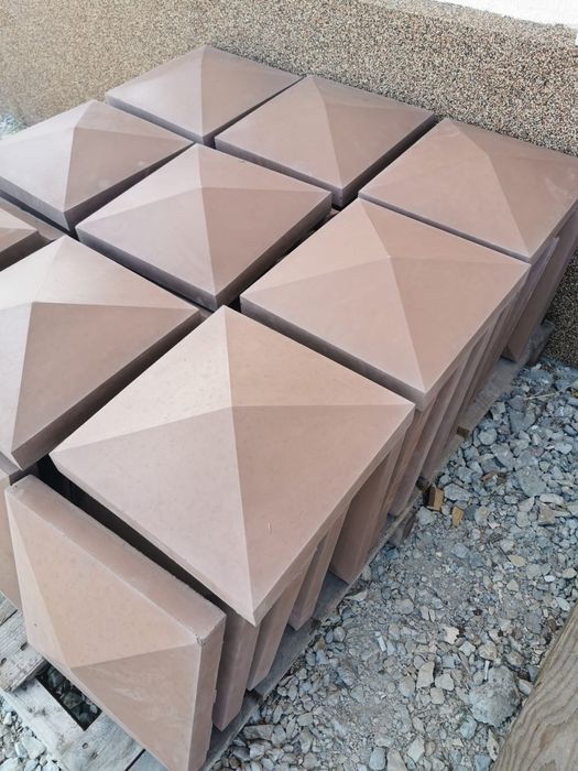 Capace din beton pentru stâlpii de gard gard